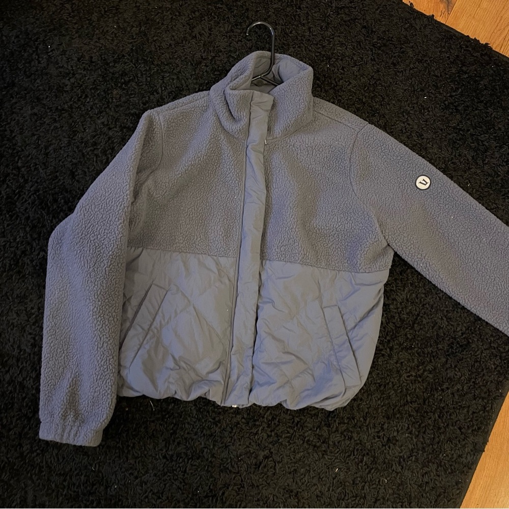 Vuori crop top jacket